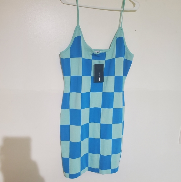 Dress - Picture 2 of 3